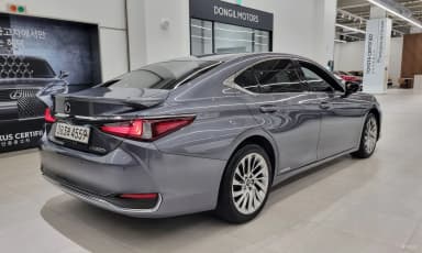 ES300h 7th Generation