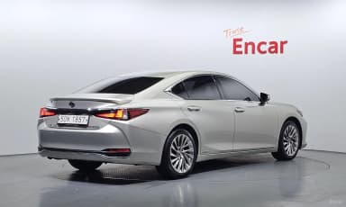 ES300h 7th Generation