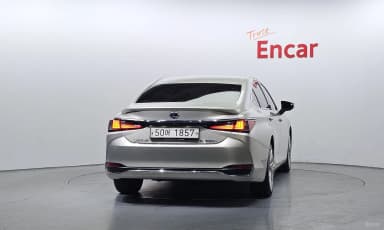 ES300h 7th Generation