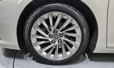 ES300h 7th Generation