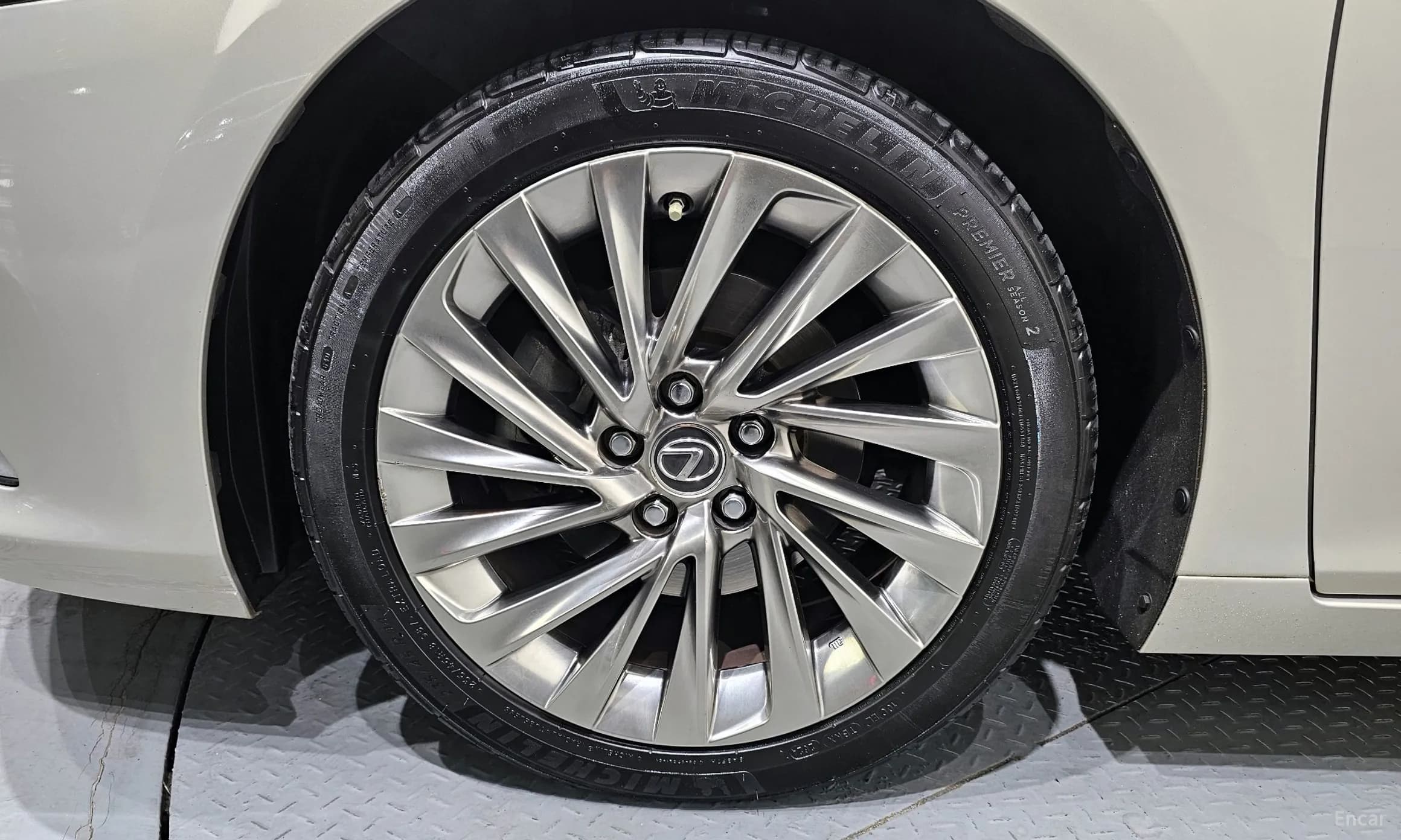 ES300h 7th Generation