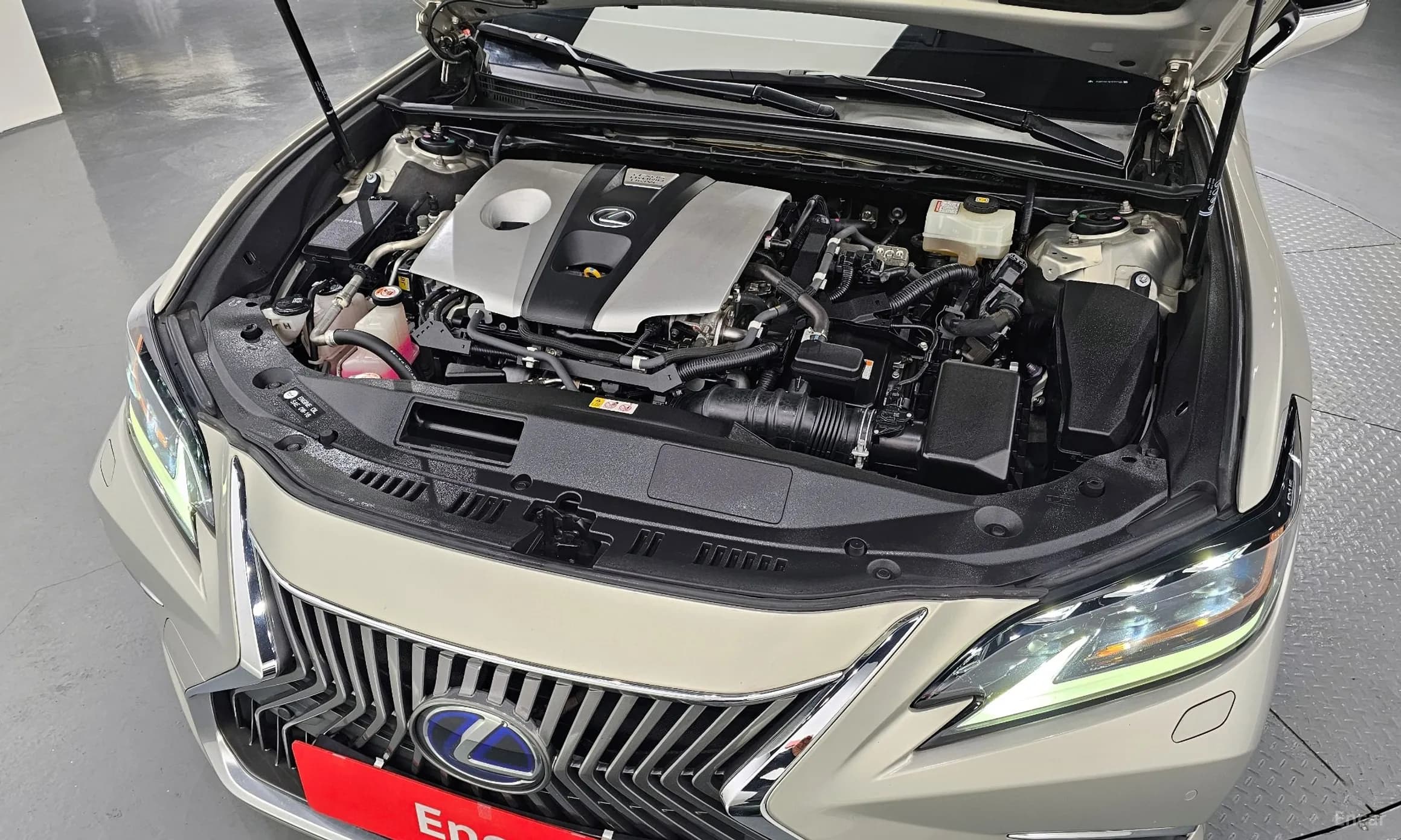 ES300h 7th Generation