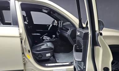 Rexton Sports Khan