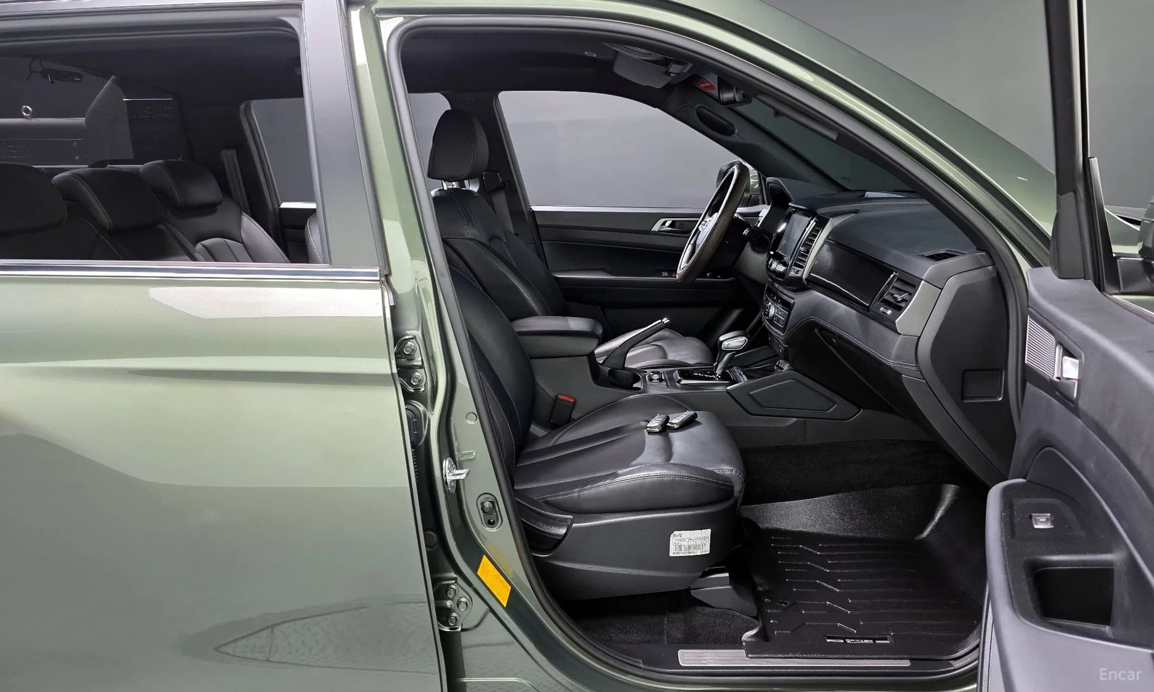 Rexton Sports Khan