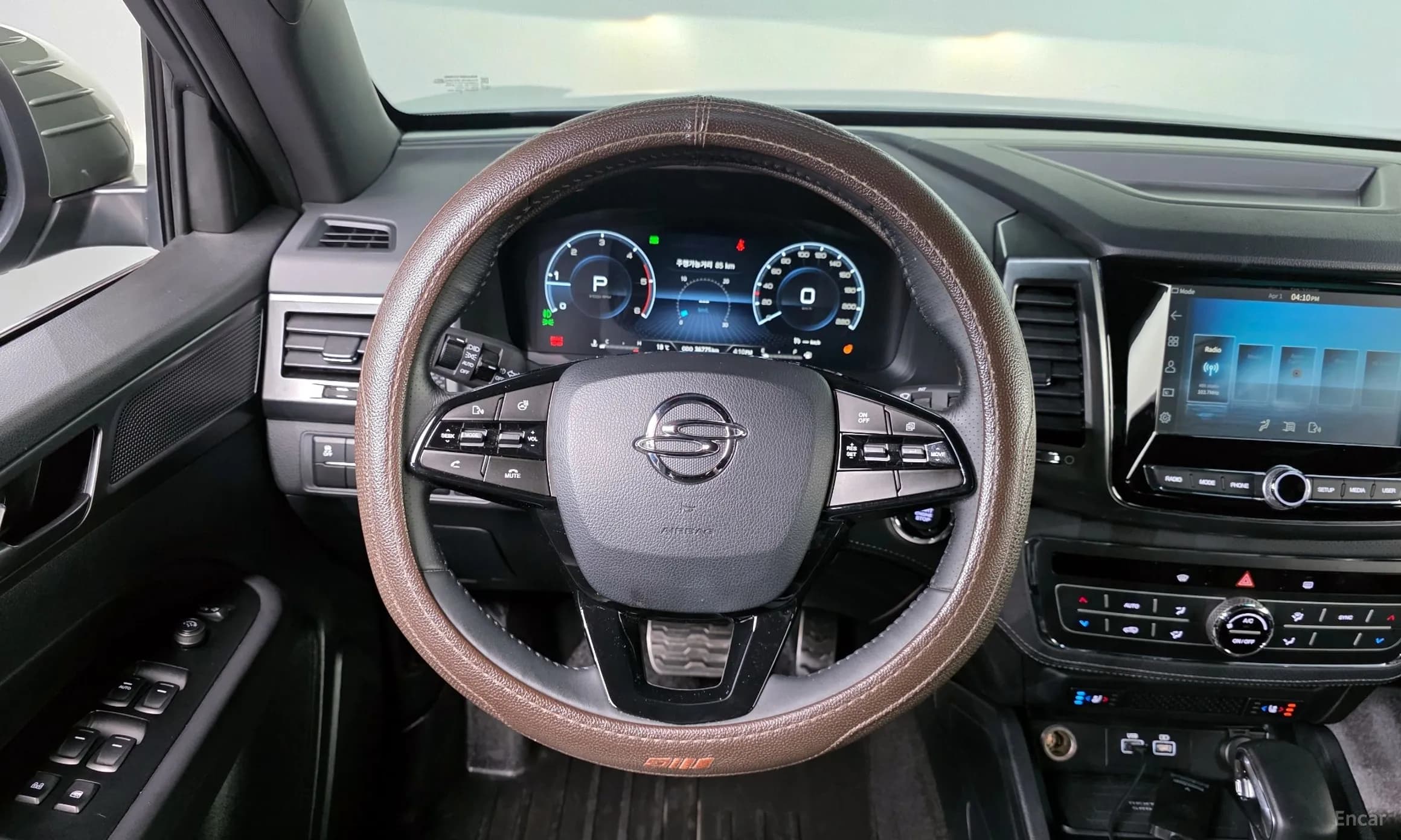 Rexton Sports Khan