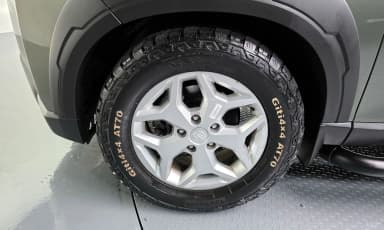 Rexton Sports Khan