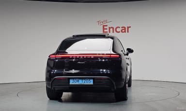 Macan EV