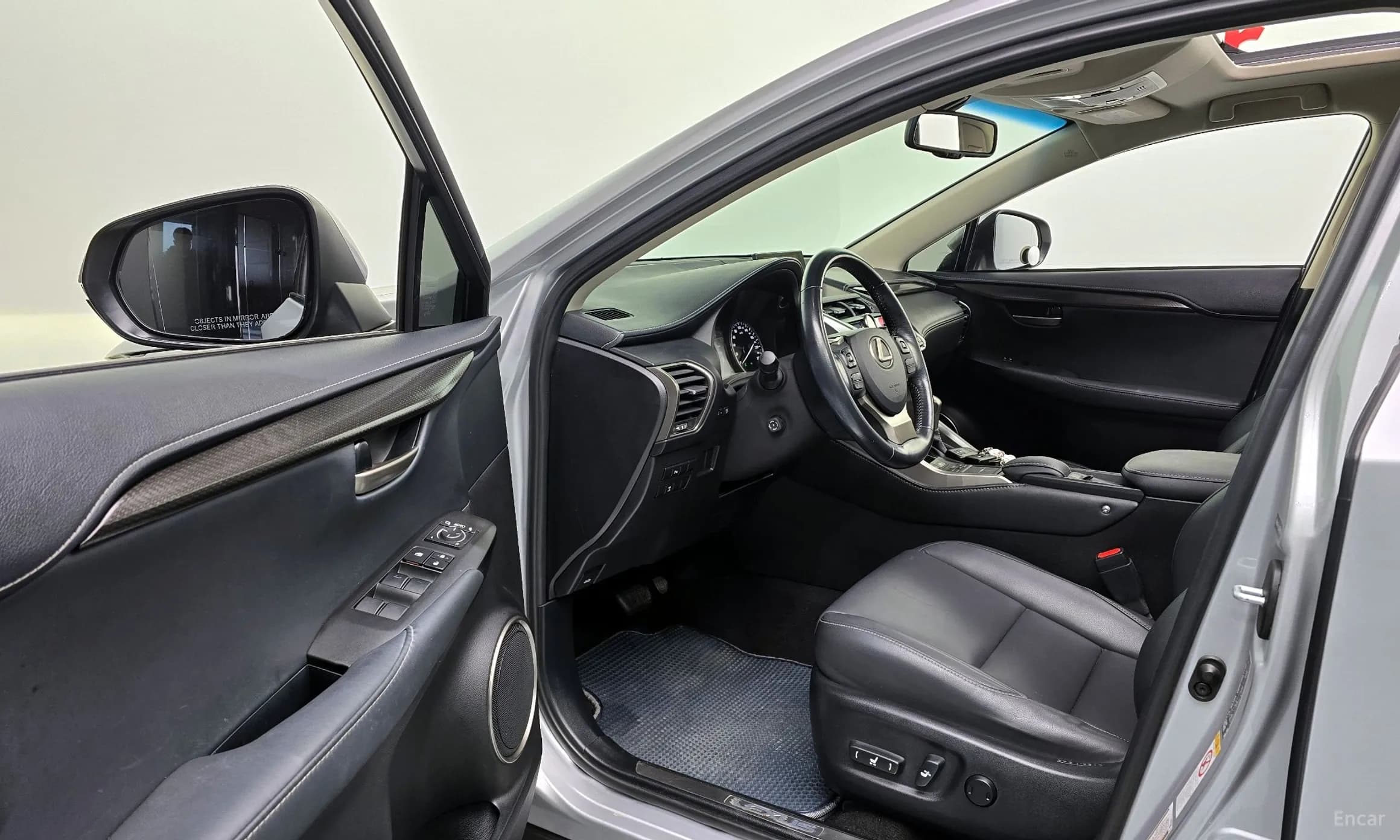 NX200t