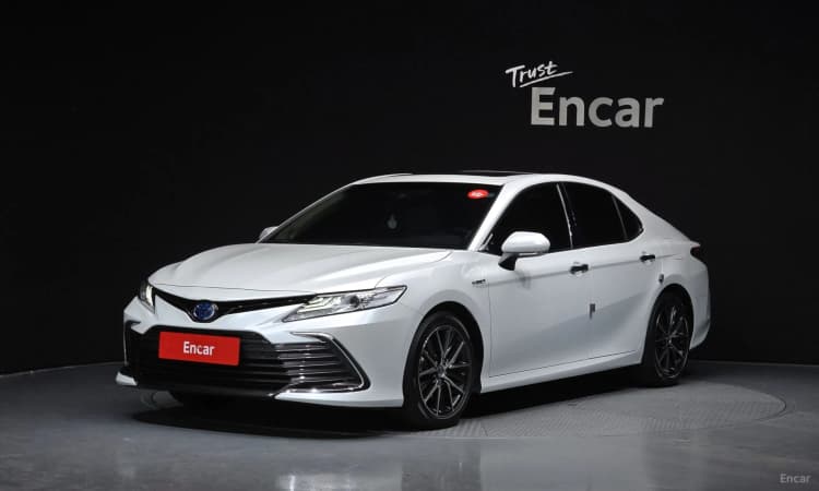 Camry (XV70)