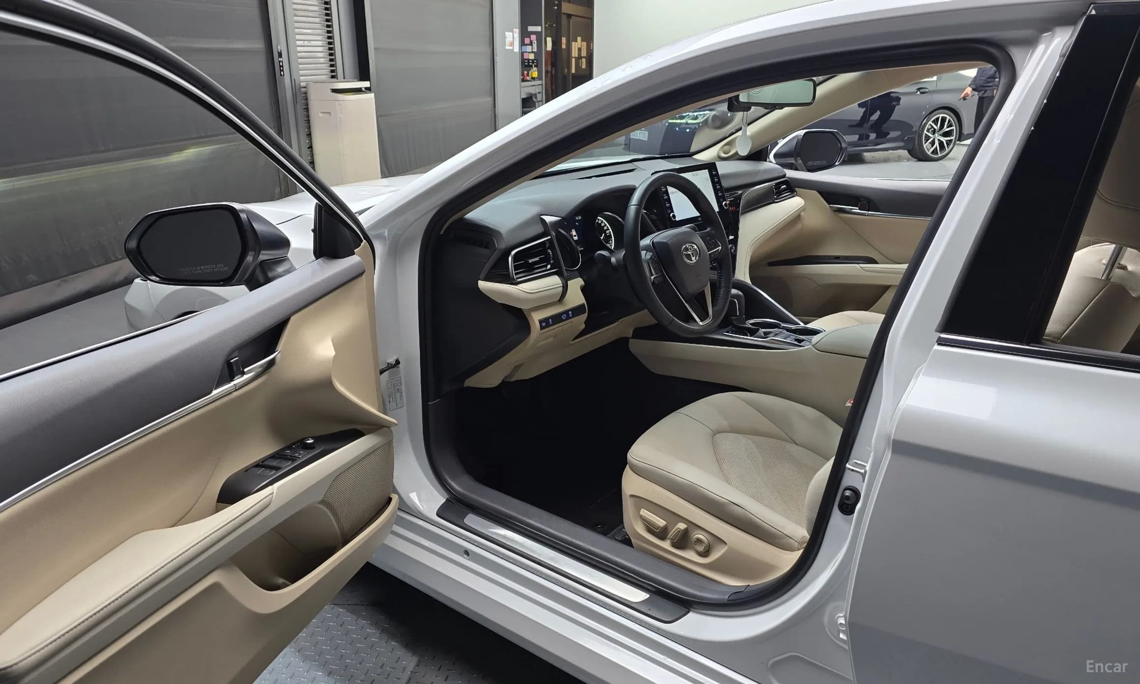 Camry (XV70)