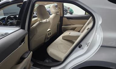 Camry (XV70)