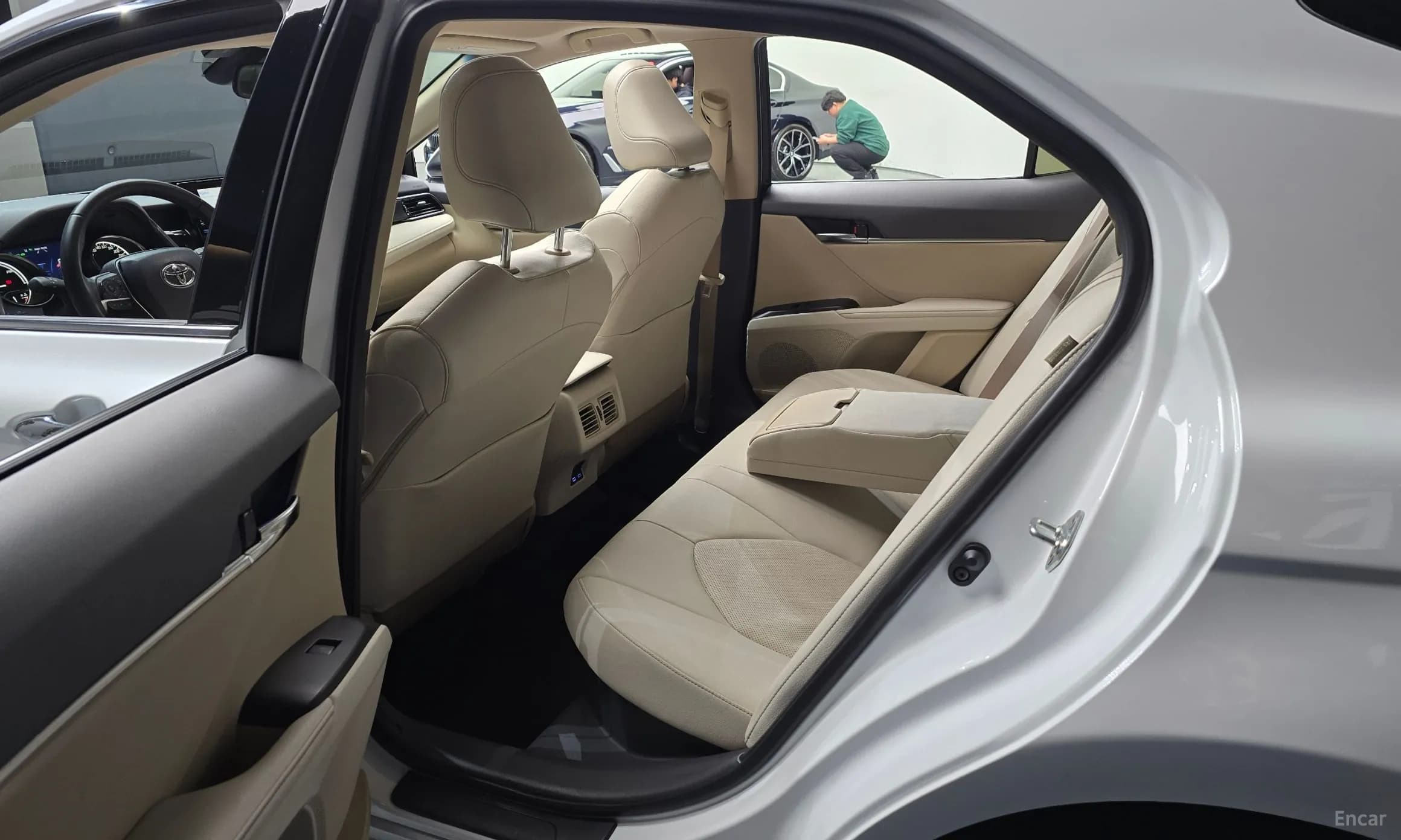 Camry (XV70)