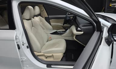 Camry (XV70)
