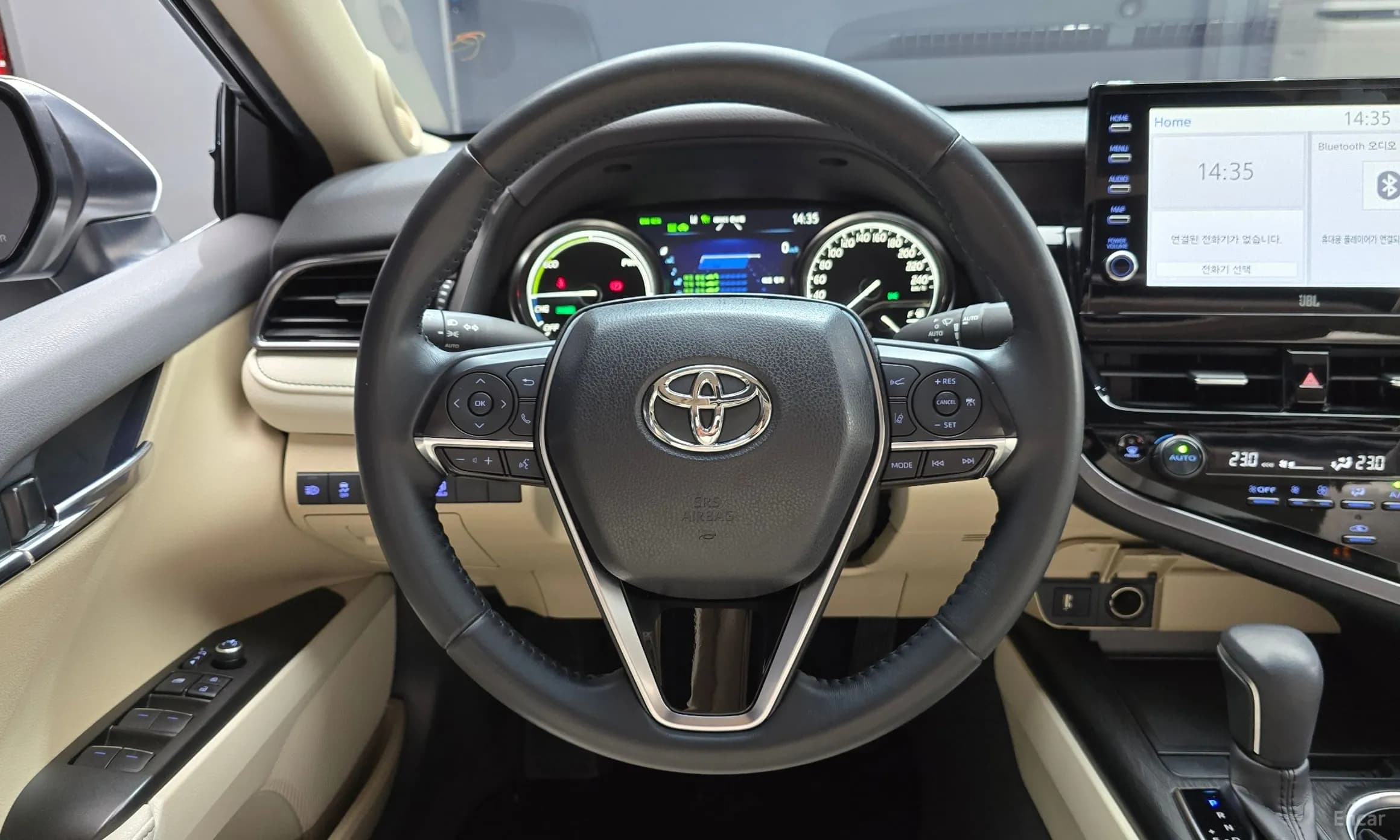 Camry (XV70)