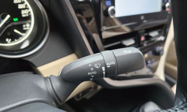 Camry (XV70)