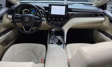 Camry (XV70)