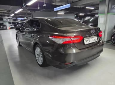 Camry (XV70)