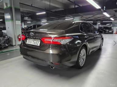 Camry (XV70)