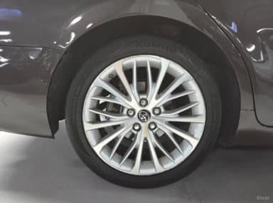 Camry (XV70)