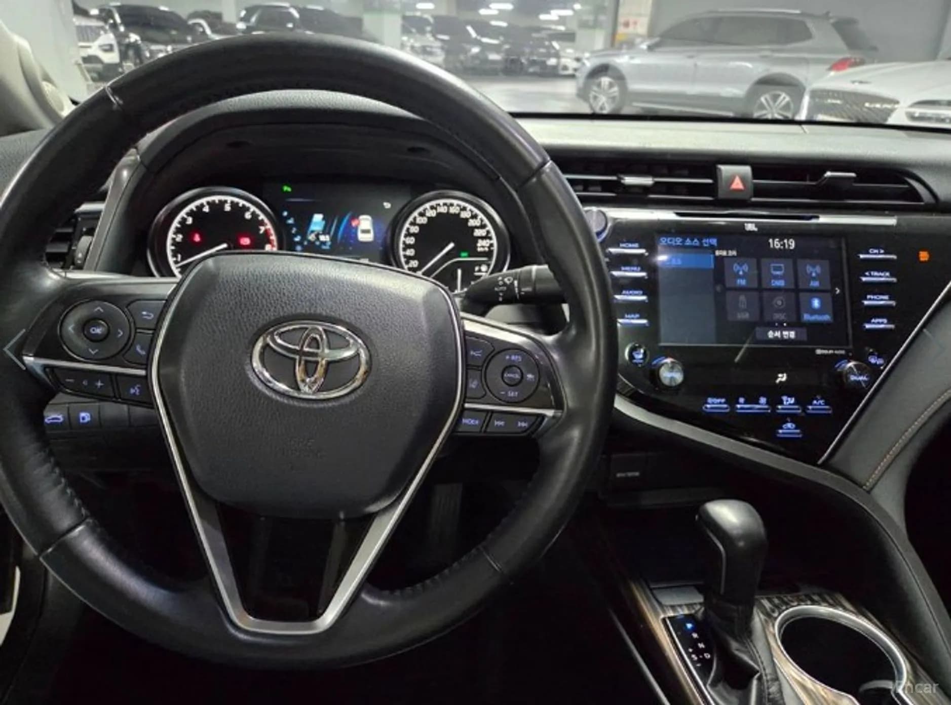 Camry (XV70)