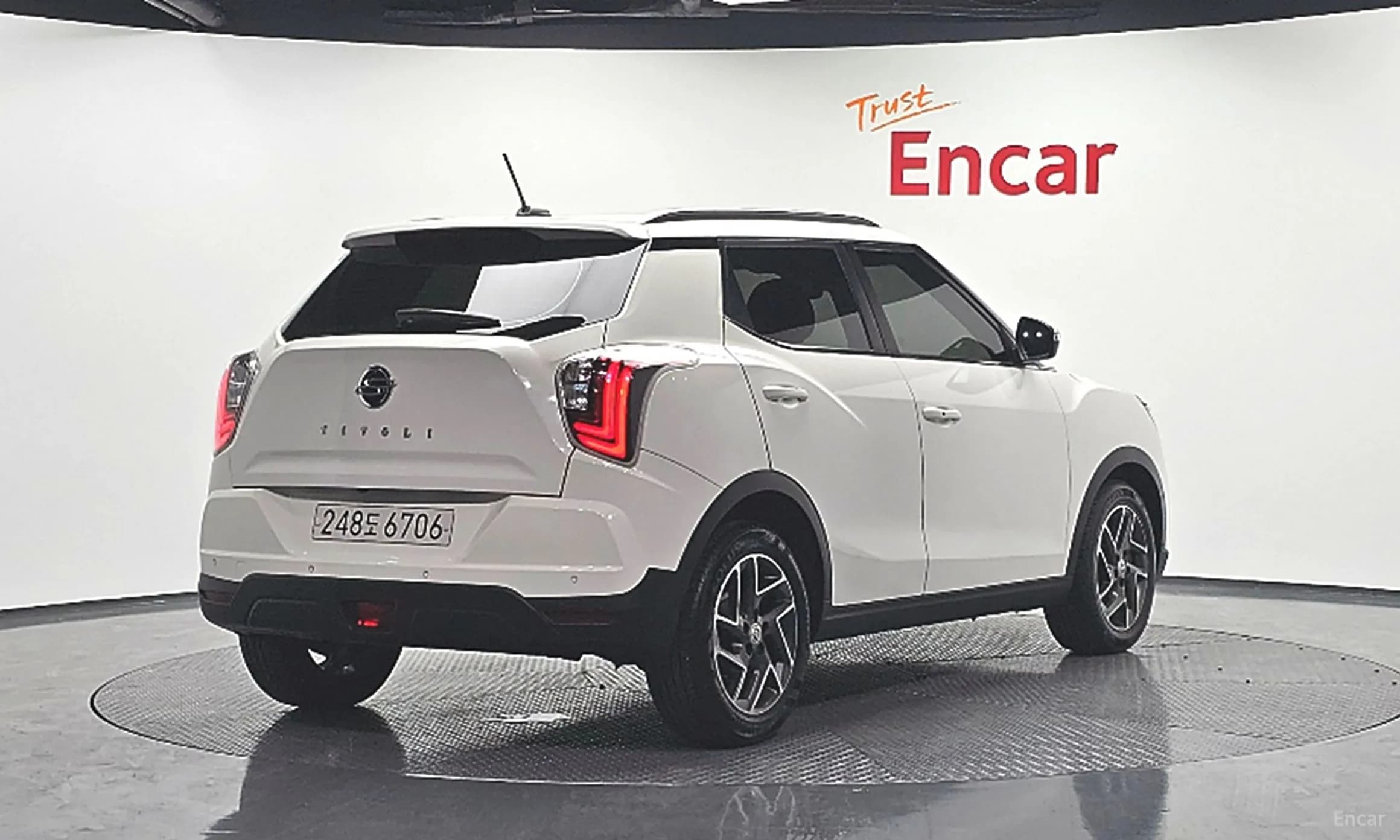 Berry New Tivoli