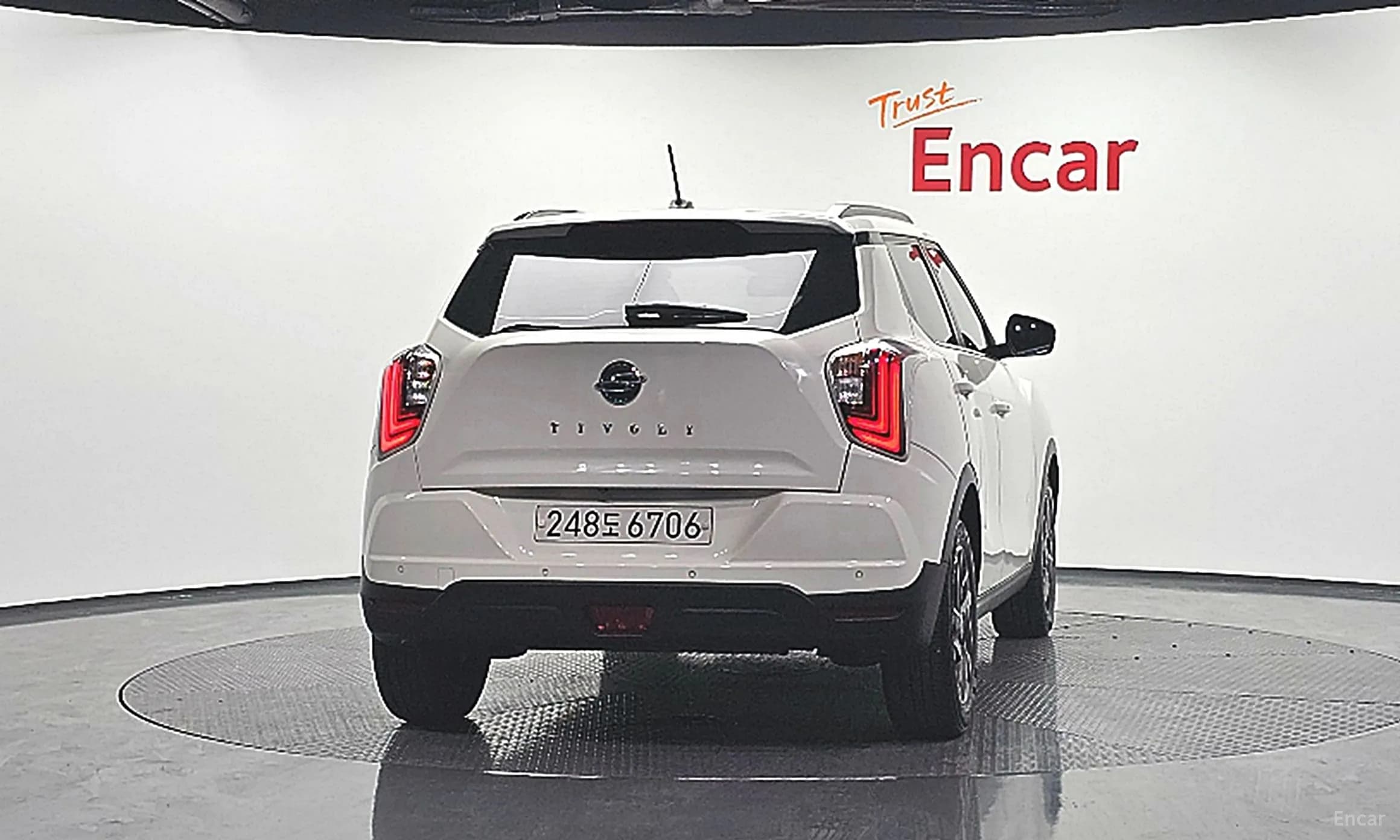 Berry New Tivoli