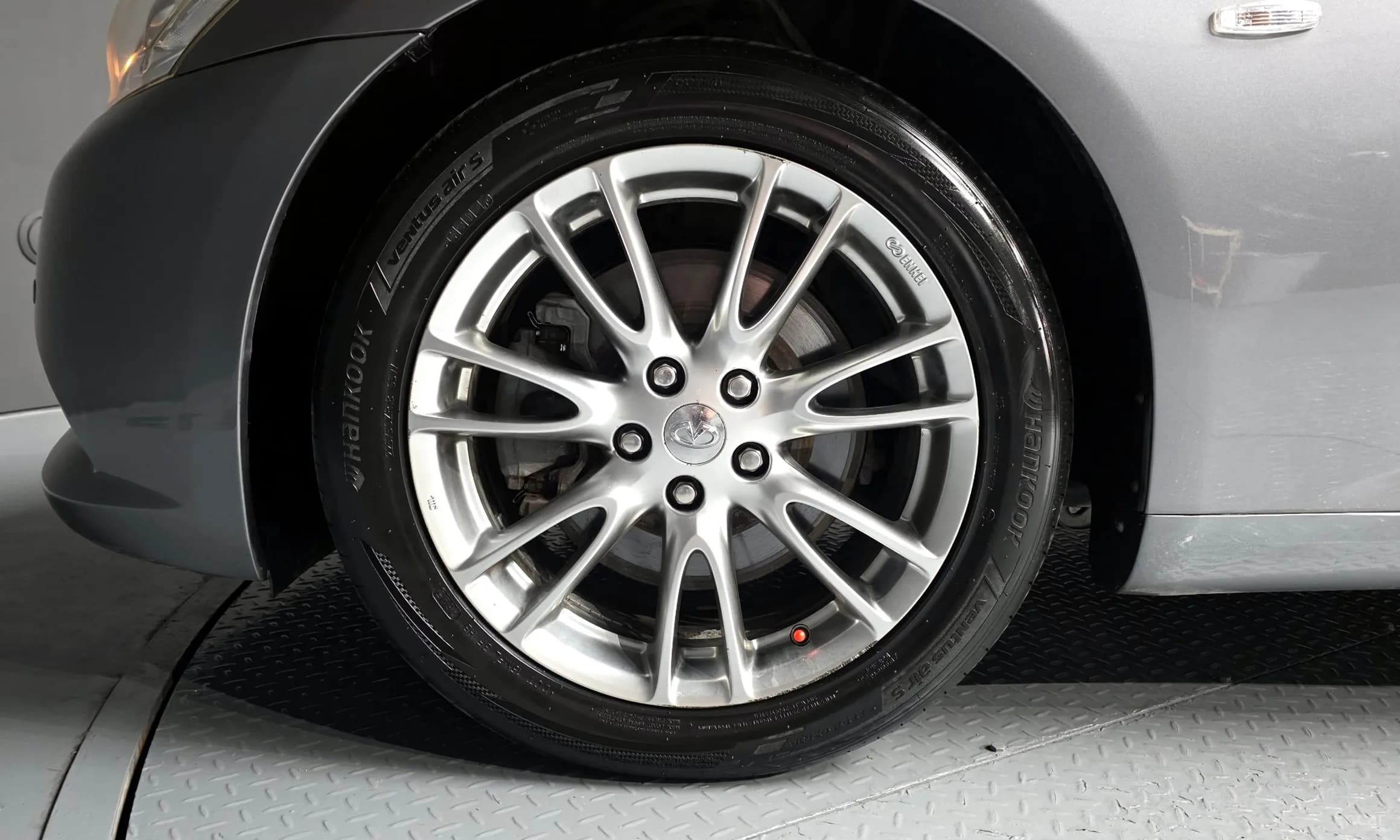 G37