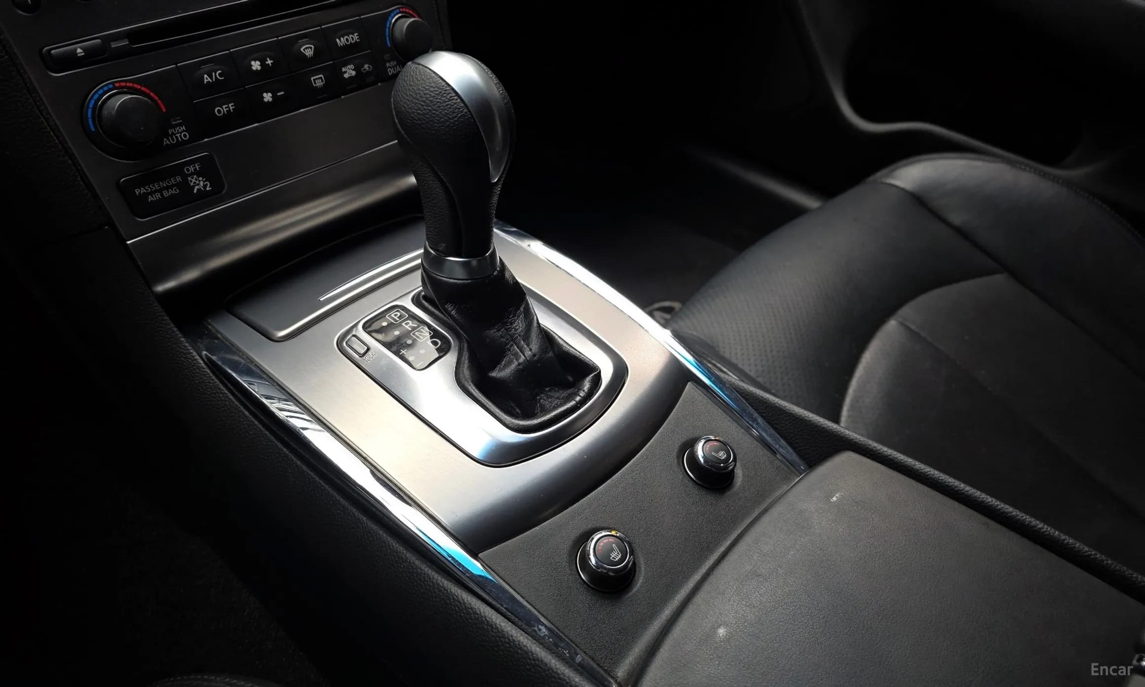 G37