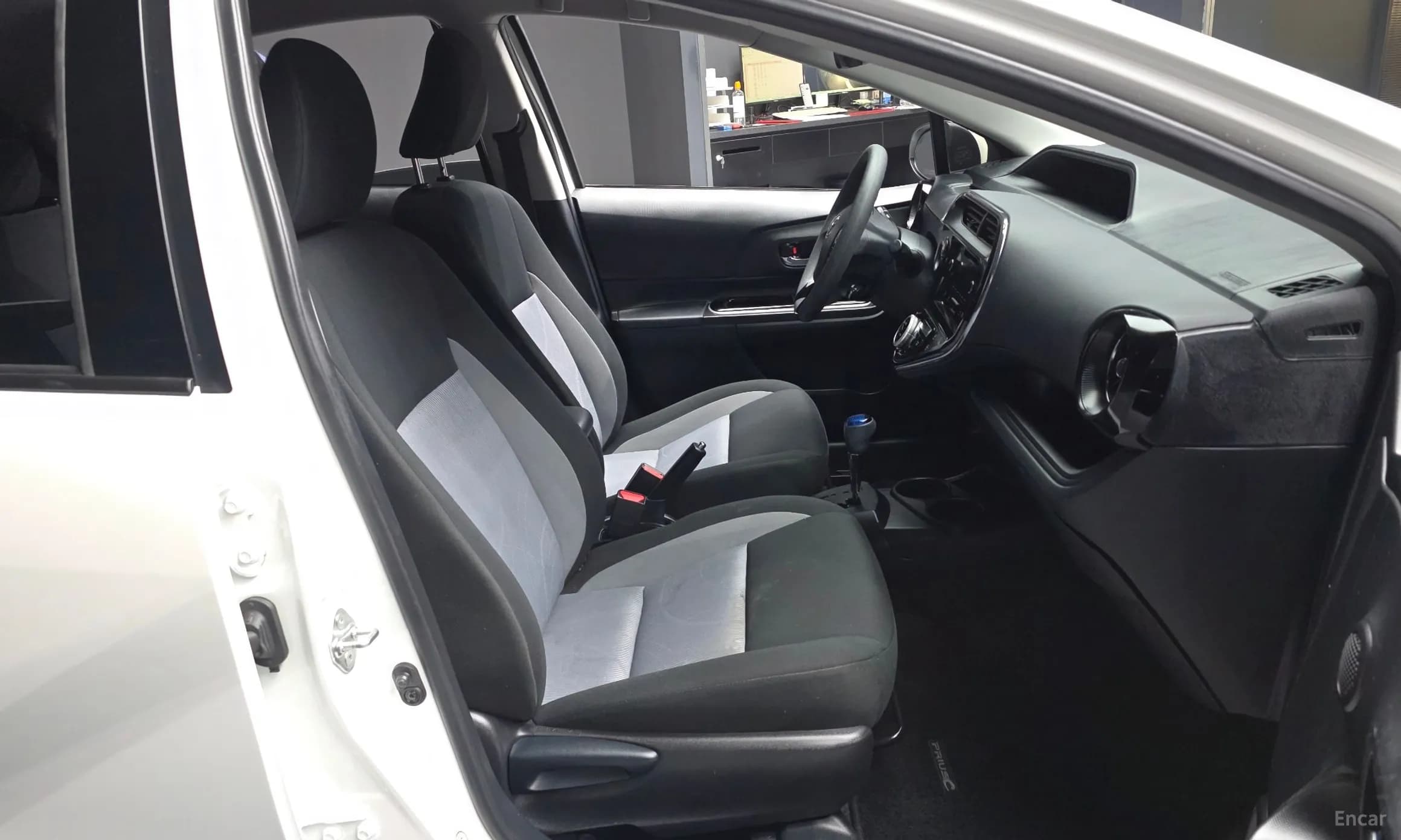 Prius C