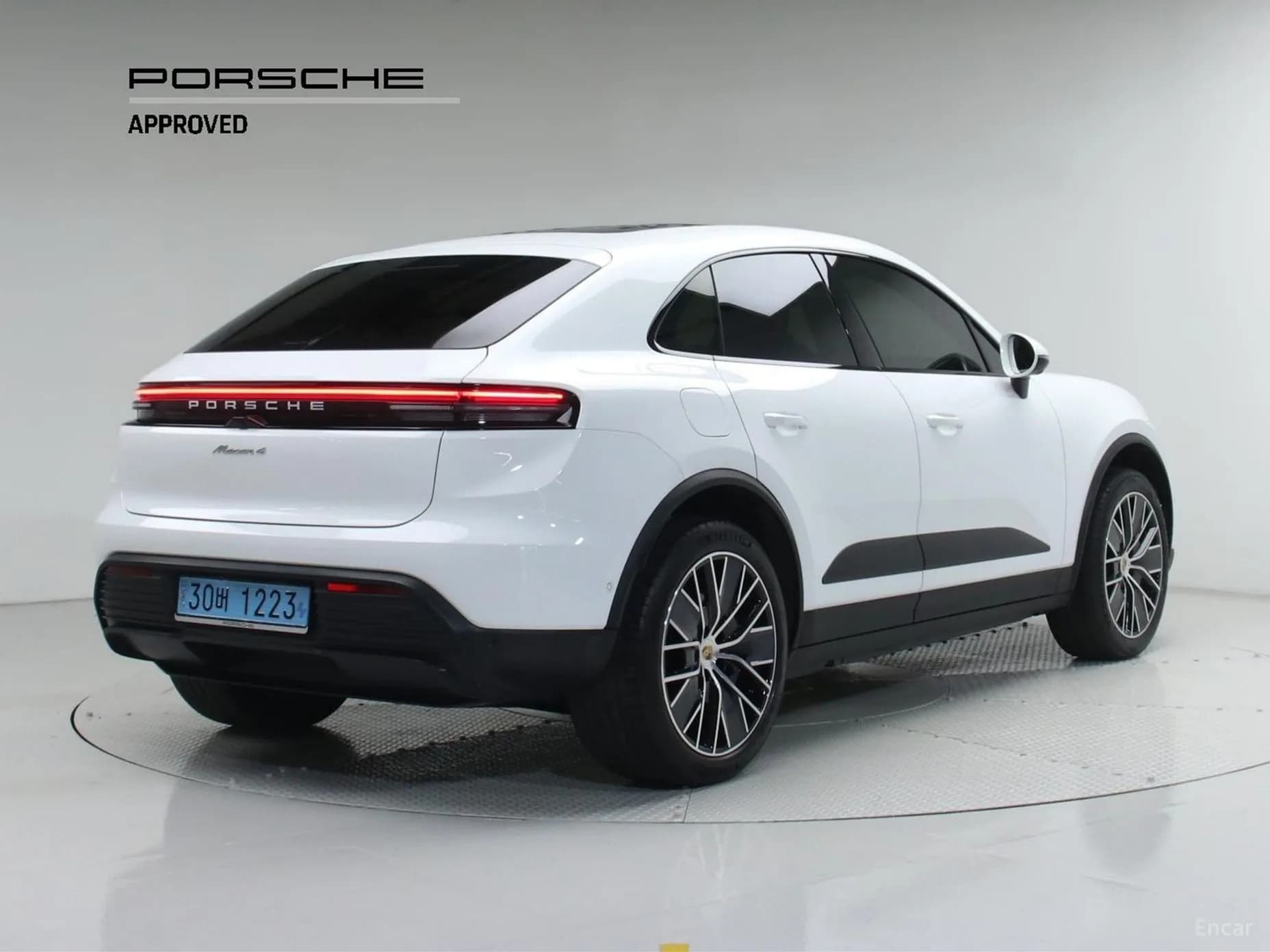 Macan EV