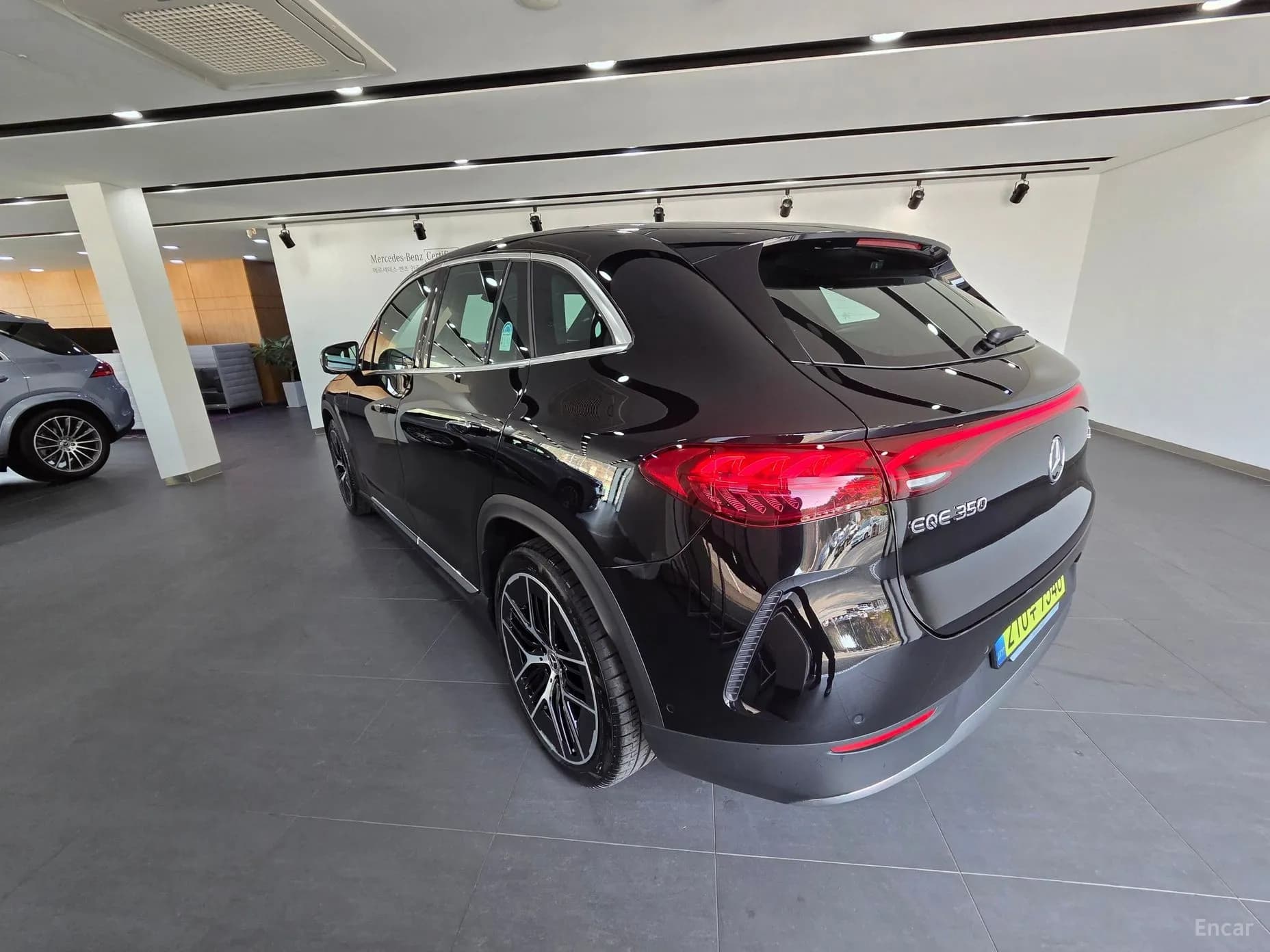 EQE SUV X294