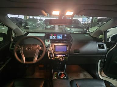 Prius V