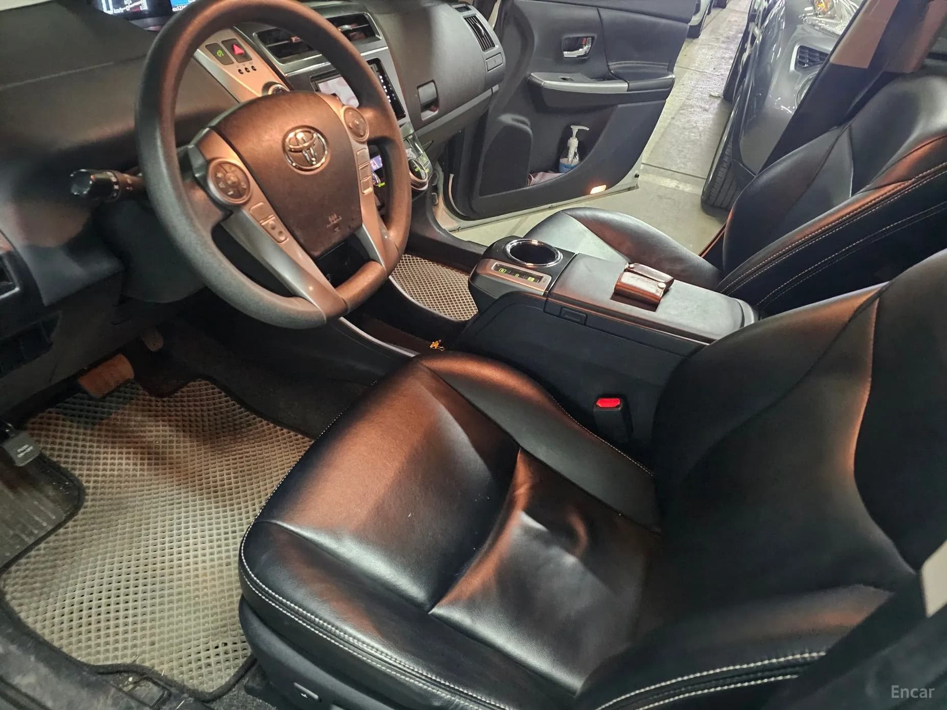 Prius V