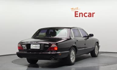 XJ-8