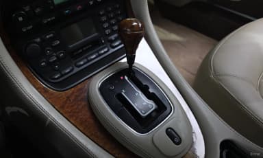 XJ-8
