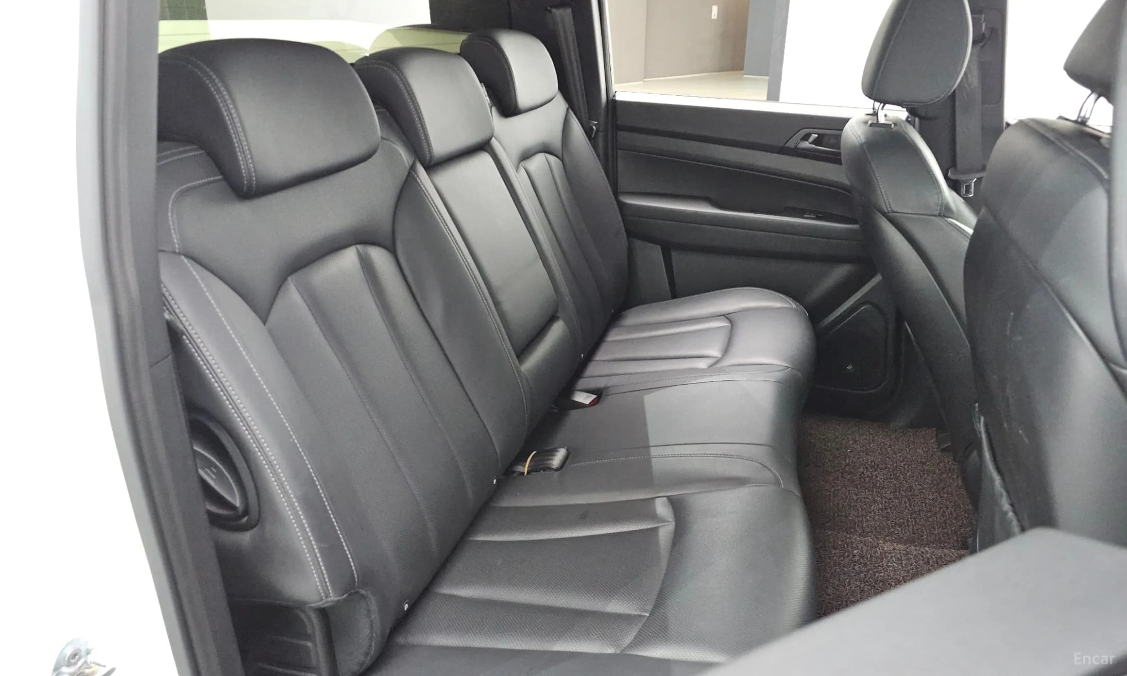 Rexton Sports Khan
