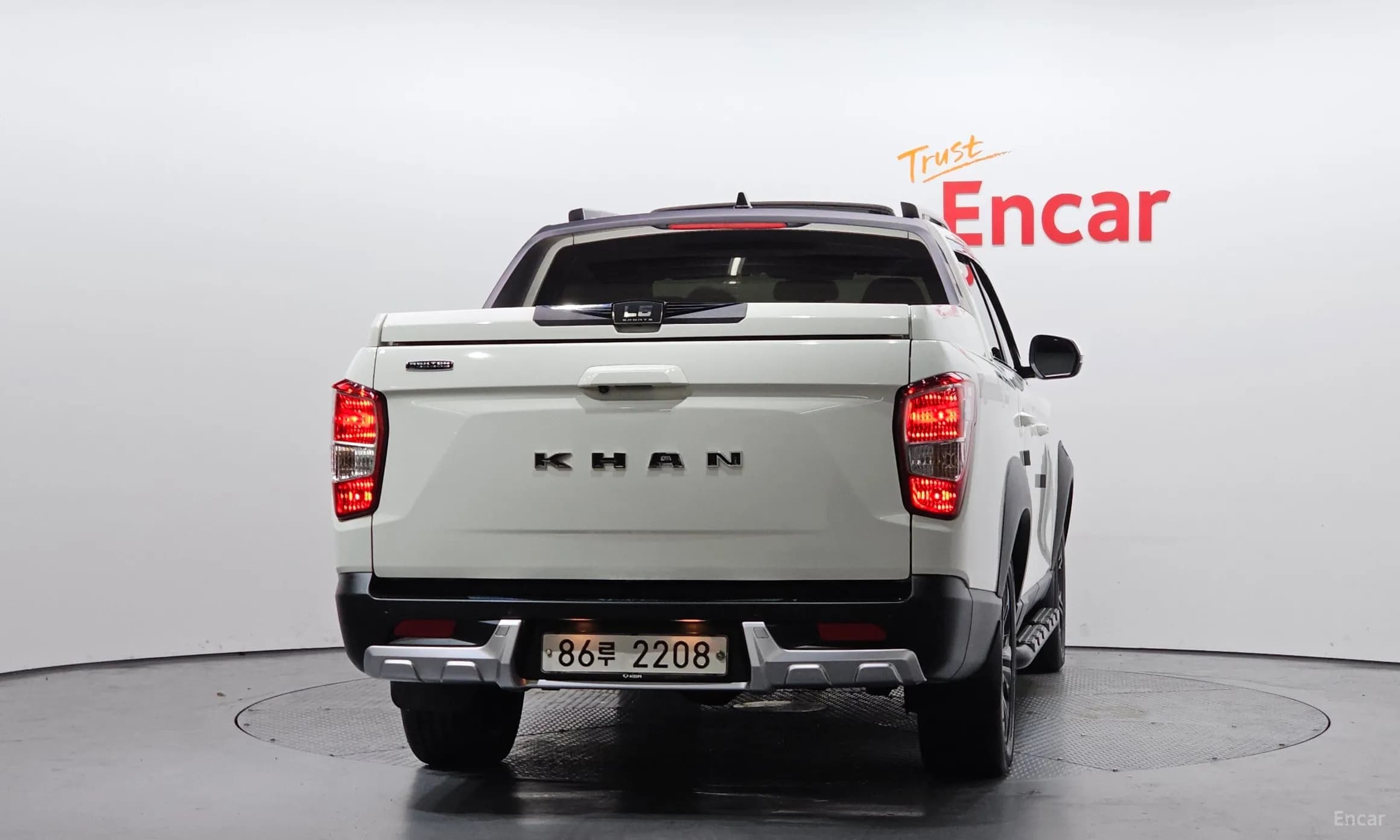 Rexton Sports Khan