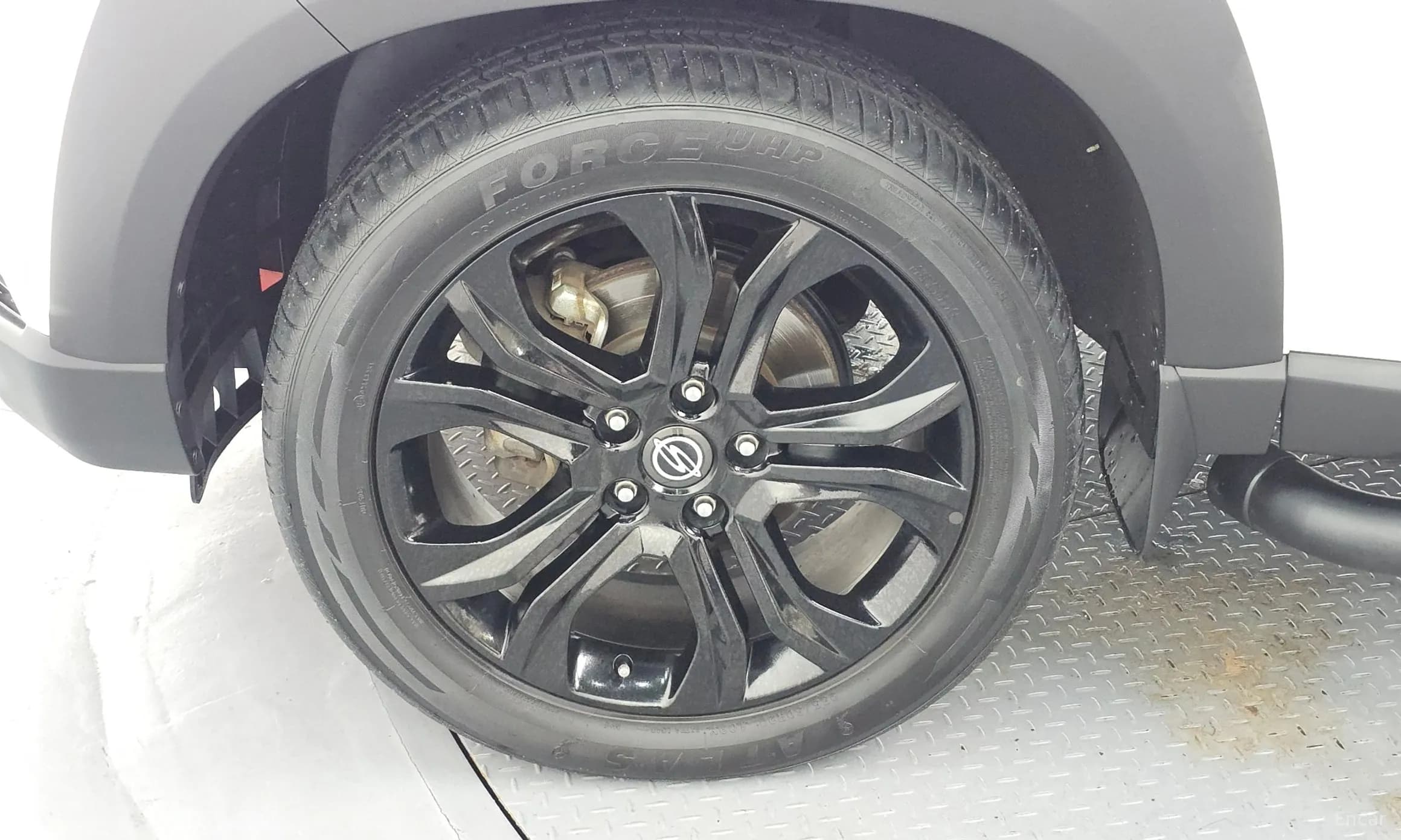 Rexton Sports Khan