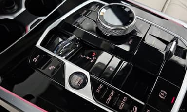 X7 (G07)