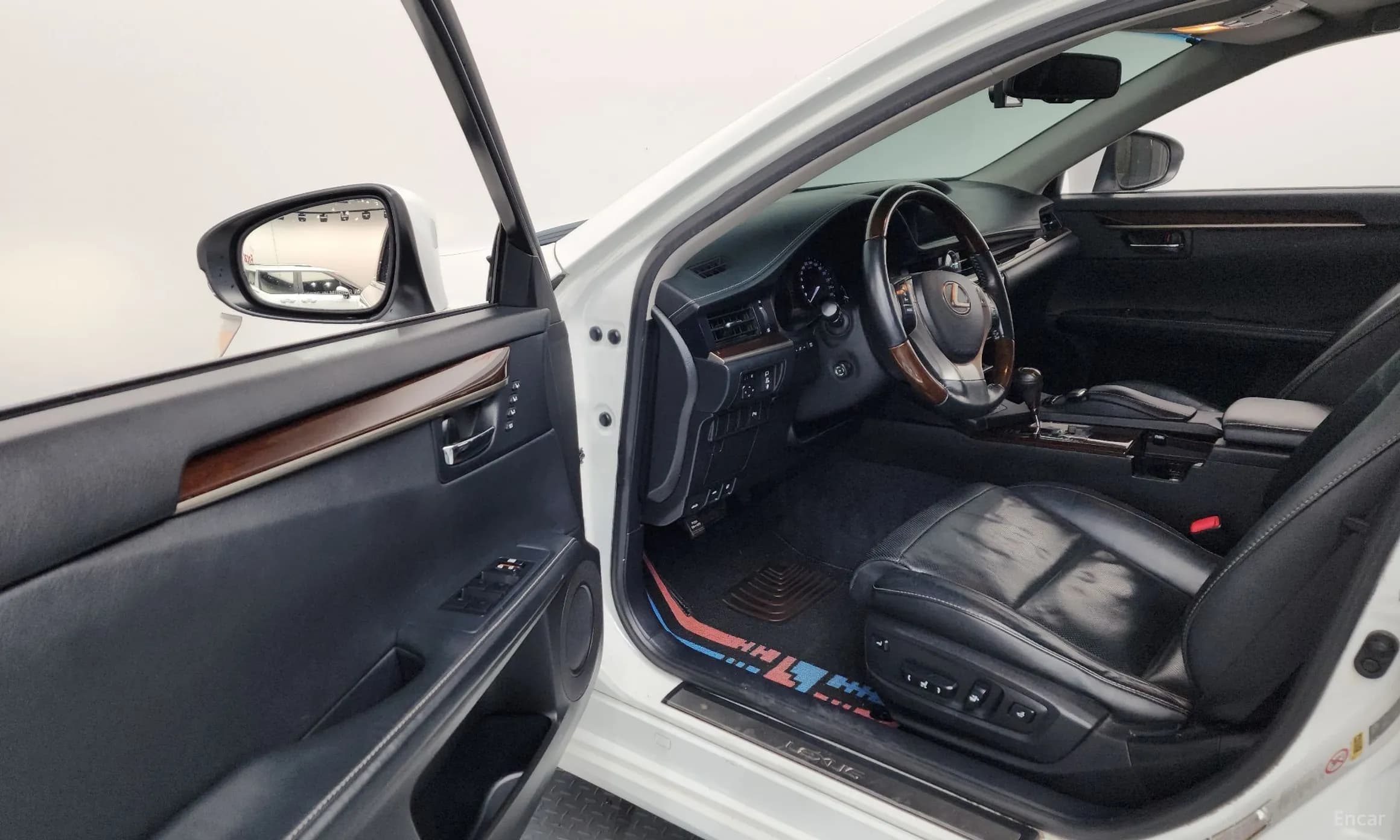 New ES300h