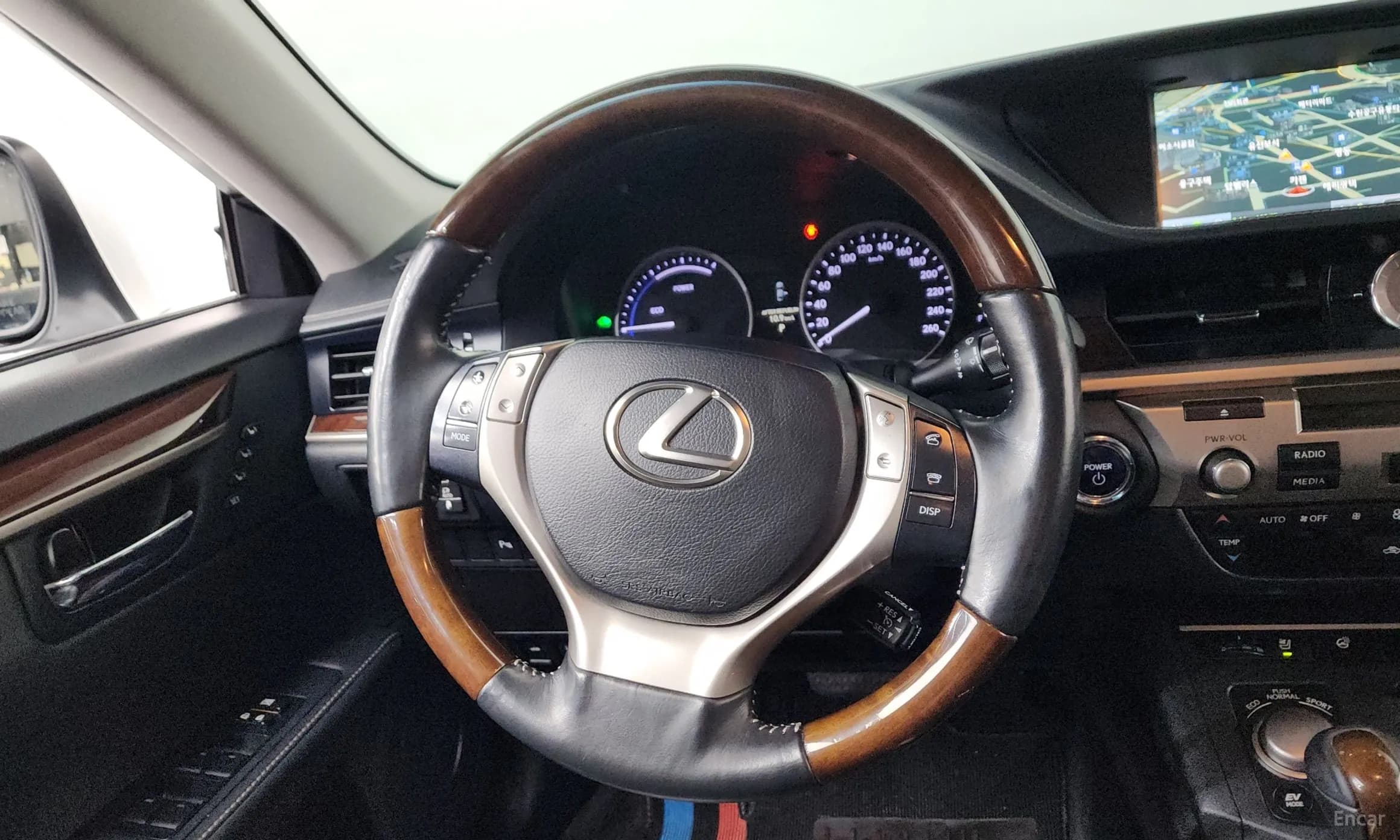 New ES300h