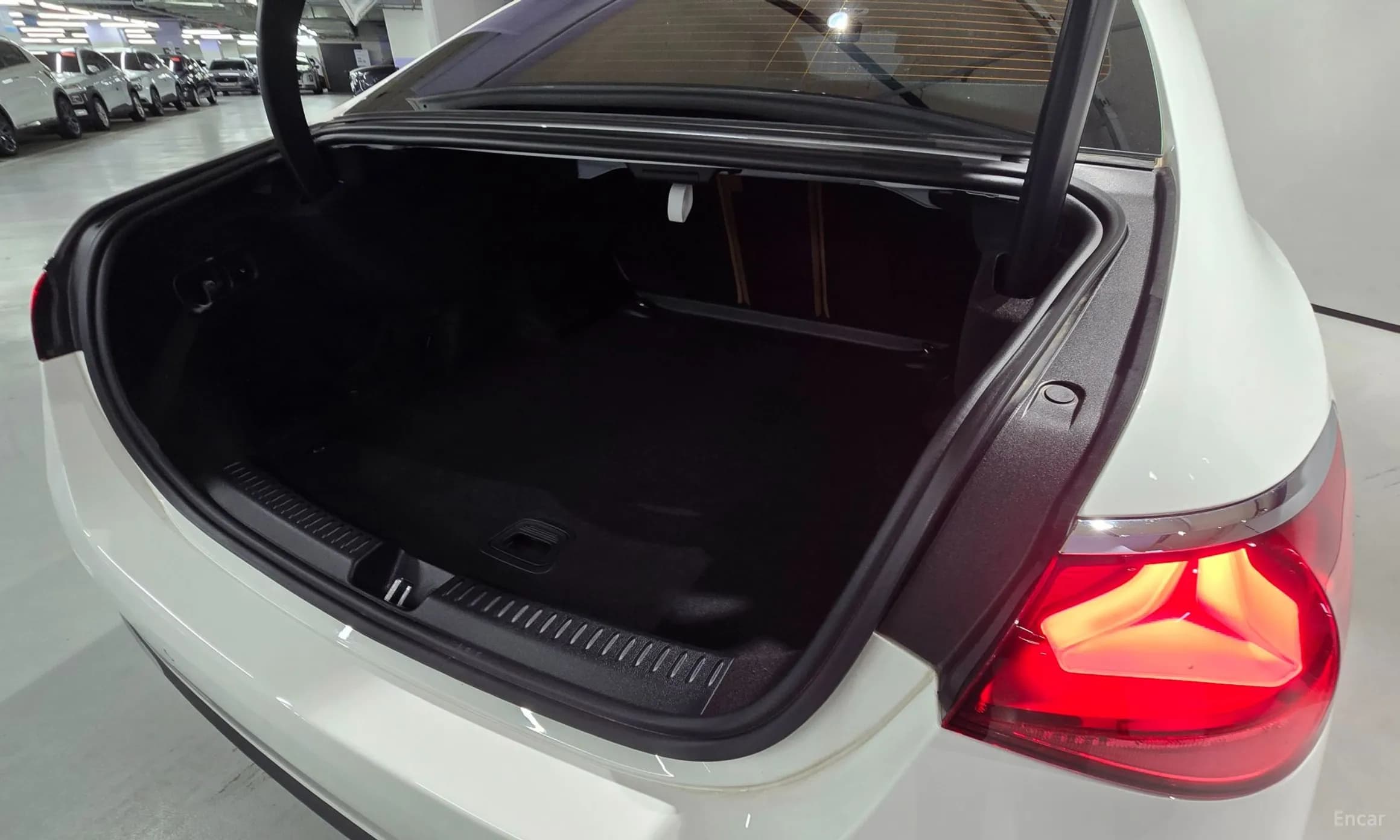 E-Class W214