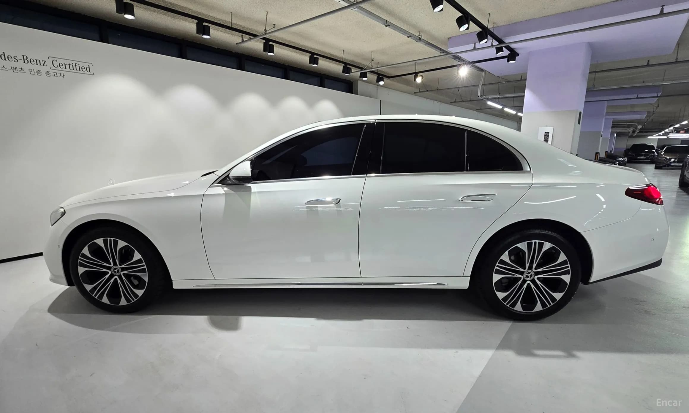 E-Class W214