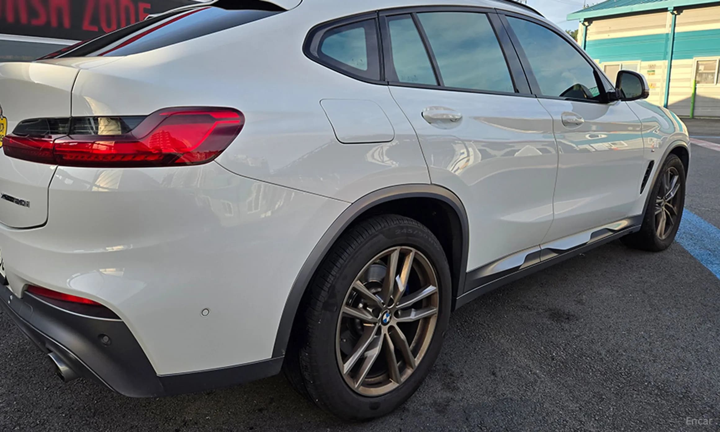 X4 (G02)