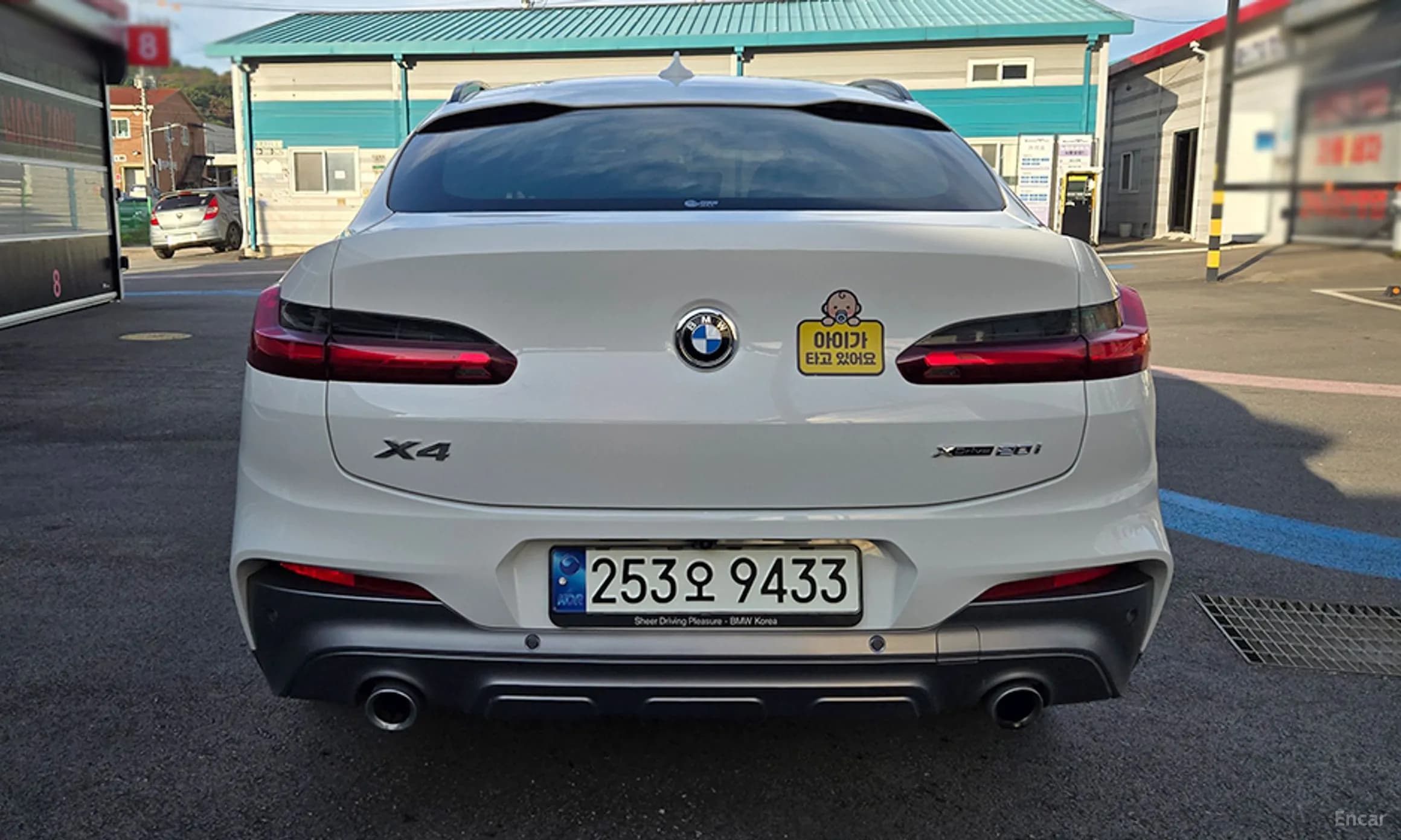 X4 (G02)
