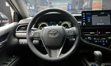 Camry (XV70)