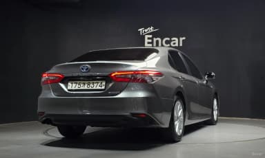 Camry (XV70)