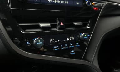 Camry (XV70)