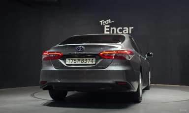 Camry (XV70)