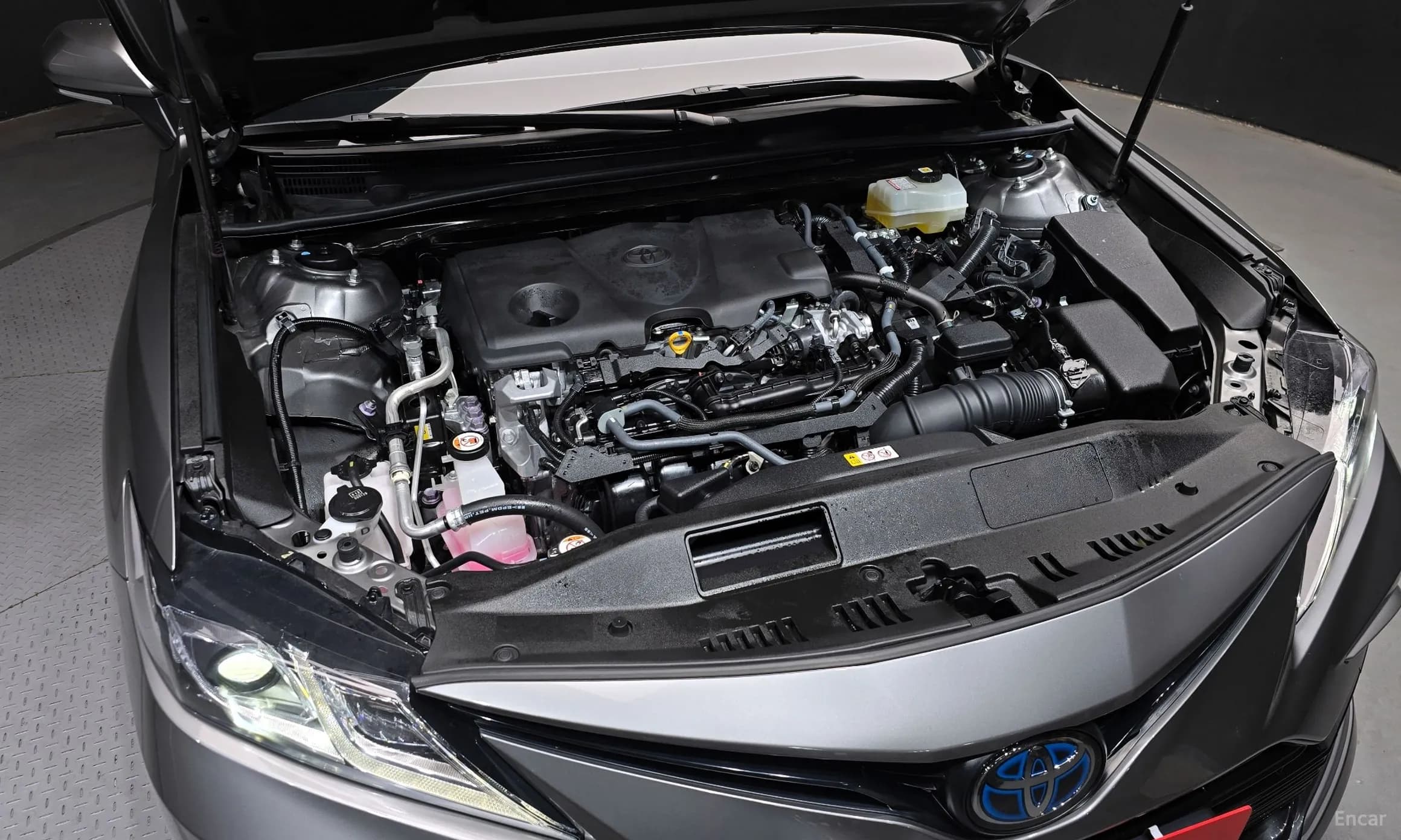 Camry (XV70)